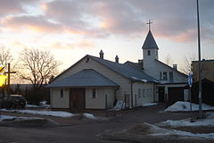 Kościół parafialny.Fot Ath29. Źródło: Commons Wikimedia [09.04.2014]