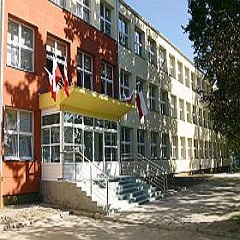 Budynek szkoły, źródło: info.elblag.pl [24.04.2014]