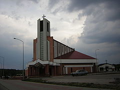 Kościół parafialny. Fot. Marcin N.Źródło: pl.wikipedia.org [22.10.2014]