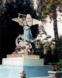 Figura św. Michała Archanioła, źródło: http://www.gwizdziny.bil - wm.pl, 12.09.2013.