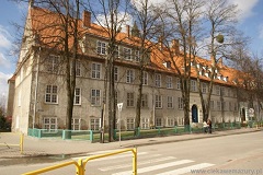 Gimnazjum nr 1  w Szczytnie.Fot. Tadeusz Plebański. Źródło: www.ciekawemazury.pl, [Dostęp z 14.06.2014.]