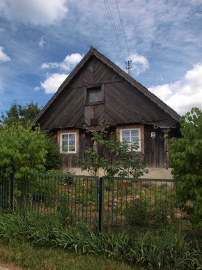 Chata drewniana we wsi Klon. © Stanisław Kuprjaniuk