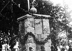 Pomnik ku czci poległych mieszkańców. Stan sprzed 1939 roku. Źródło: www.rowery.olsztyn.pl