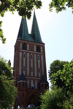 Kościół garnizonowy pw. Matki Boskiej Królowej Polski w Olsztynie,autor: Dawid Galus, źródło: Wikimedia Commons