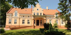 Budynek Szkoły Podstawowej w Babiętach Wielkich, źródło: http://www.spwbabietach.pl/index.php/galeria, 6.12.2013.