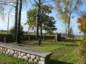 Bajtkowo. Cmentarz wojenny przy kościele Olsztyńska Strona Rowerowa [02.07.2014]