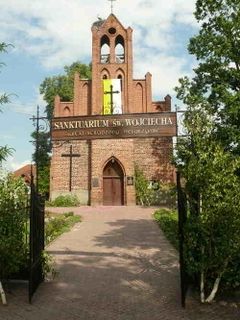 Kościół w Świętym Gaju - Sanktuarium św. Wojciecha. Fot. dundan. Źródło: www.polskaniezwykla.pl