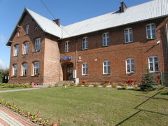 Budynek szkoły podstawowej w Rybnie. Źródło: www.sprybno.edupage.org