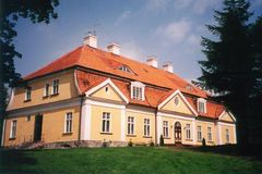 Pałac w Powodowie.Fot. Jerzy Zaśkiewicz. Źródło: www.ciekawemazury.pl [24.10.2014]