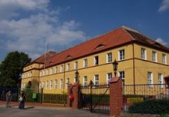 Budynek szkoły, źródło: szkolnictwo.pl [20.11.2014]