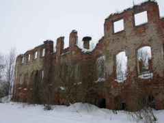 Ruiny pałacu w Arklitach