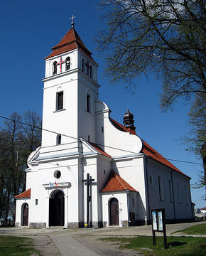 Kościół pw. Matki Bożej Królowej Różańca Świętego w Iłowie-Osadzie. Fot. Beax. Źródło: www.pl.wikipedia.org