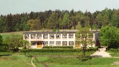 Budynek szkoły, źródło: www.szkolakobulty.org [24.04.2014]