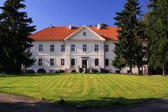 Pałac w Nakomiadach.Fot. Grzegorz Gąsior. Źródło: Commons Wikimedia [10.12.2014]