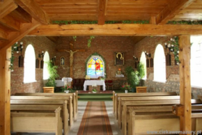 Kościół pw. św. Jana Chrzciciela w Dobie - wnętrze.Fot. Tadeusz Plebański. Źródło: ciekawemazury.pl