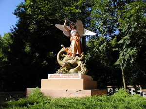 Pomnik świętego Michała Archanioła w Tylicach.Fot. Podkomorzy. Źródło: Commons Wikimedia