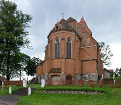Kościół pw. św. Wawrzyńca w Kochanówce.Autor: Adam Kliczek, www.zatrzymujeczas.pl, (CC-BY-SA-3.0). Źródło: Wikimedia Commons