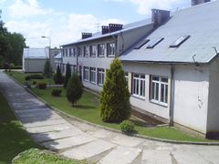 Budynek Zespołu Szkół, źródło: www.zswarpuny.cba.pl.