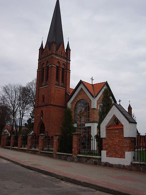 Kościół pw. Podwyższenia Krzyża Świętego w Olecku. Fot. S. Czachorowski. Źródło: Commons Wikimedia