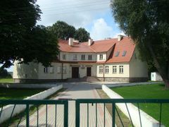 Budynek placówki. Źródło: www.gminadzialdowo.pl