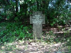 Bałamutowo. Mogiła niemieckiego żołnierza poległego w roku 1915 Strona poświęcona cmentarzom wojennym [02.07.2014]