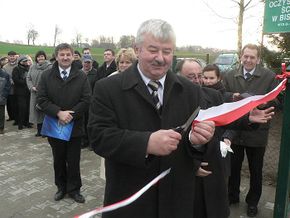 Jan Wójcik podczas uroczystego otwarcia nowej oczyszczalni w Bisztynku. Źródło: www.bisztynek24.pl [3.08.2014]