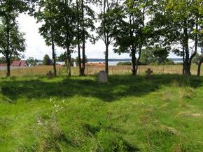 Cmentarz wojenny w Jeziorowskich