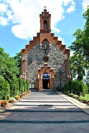 Kościół pw. św. Jana Nepomucena i Niepokalanego Poczęcia Najświętszej Maryi Panny w Dąbrównie. Fot. Wiktoria1996. Źródło: Commons Wikimedia