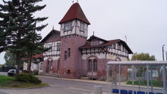Dworzec kolejowy w Tolkmicku [1] [dostęp: 12.12.2014]