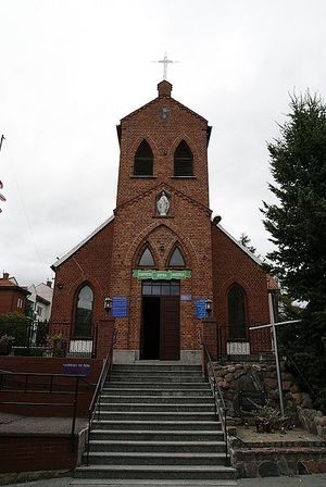 Kościół pw. Matki Bożej Różańcowej w Mikołajkach.Fot. Mklimek. Źródło: Commons Wikimedia