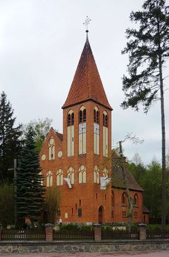 Kościół pw. Matki Boskiej Nieustającej Pomocy w Spychowie, , fot. Przemysław Jahr, źródło: Wikimedia Commons [26.10.2014]