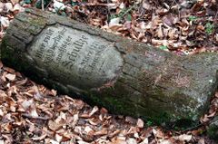 Nagrobek łowczego Georga Friedricha Schultze zmarłego w 1850 roku Serwis Informacji Lokalnej Nasza Ostróda [13.11.2014]