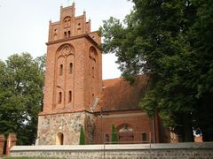Kościół w Rogiedlach.Źródło: Wikimedia Commons