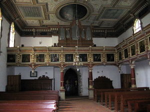 Wnętrze kościoła pw. Niepokalanego Poczęcia Najświętszej Maryi Panny w Łęgowie. Fot. Krzymill. Źródło: Commons Wikimedia