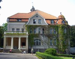 Pałac w Łężanach. Fot. Łukasz Westwalewicz. Źródło: Commons Wikimedia [12.11.2013]
