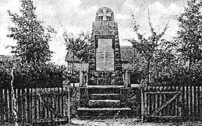 Pomnik ku czci poległych. Stan przed 1945 r. Źródło: www.rowery.olsztyn.pl [30.07.2013]