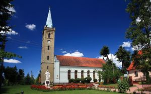 Kościół ewangelicki pw. Świętej Trójcy w Mikołajkach. Fot. Marek i Ewa Wojciechowscy. Źródło: www.ciekawemazury.pl