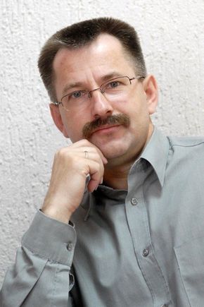 Przewodniczący – Jerzy Jaroszewski. Źródło: www.uwm.edu.pl [10.06.2014]