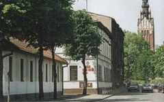 Budynek szkolny, źródło: www.szkolnictwo.pl [06.08.2014]