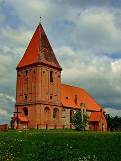 Kościół gotycki w Dobrym.Fot. zfiesz. Źródło: www.polskaniezwykla.pl