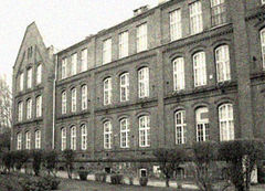 Budynek, w którym mieściło się SN. Źródło: www.sp10.olsztyn.pl [21.09.2014]