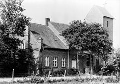 Kościół w Prawdziskach.. Fot. Zink Herbert. 1937 r. W zasobach IS PAN. Źródło: www.ciekawemazury.pl [08.04.2014]