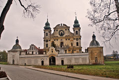 Sanktuarium Maryjne Nawiedzenia Najświętszej Maryi Panny i św. Józefa w Krośniefot. Mieczysław Kalski