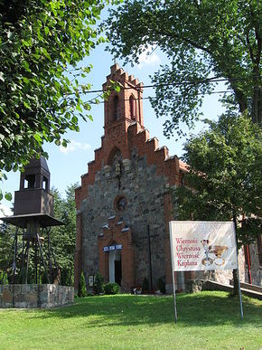 Dąbrówno. Kościół  pw. św. Jana Nepomucena. Fot. Olerys. Źródło: Commons Wikimedia [21.06.2014]