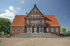 Zwierzno - budynek szkoły. Autor: Sławomir Milejski. Źródło: Wikimedia Commons