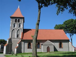 Kościół pw. św. Michała Archanioła w Uzdowie.Fot. czarna. Źródło: www.polskaniezwykla.pl