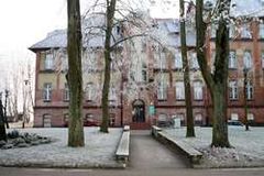 Budynek szkoły, źródło: www.olsztynska.mobi [06.11.2014]