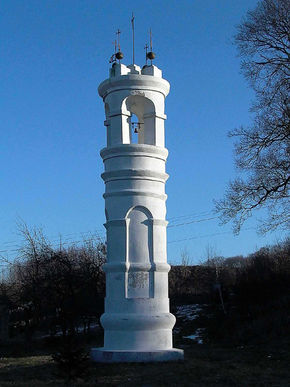 Kapliczka z dzwonniczką w Dąbrówce. © Stanisław Kuprjaniuk