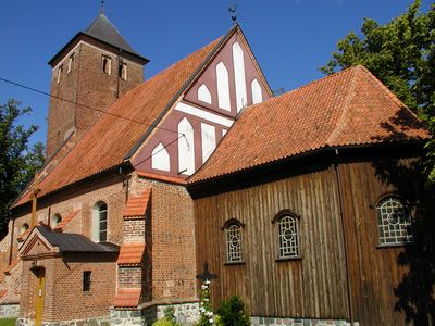 Plik:Kościół pw. Św. Piotra i Pawła.jpg