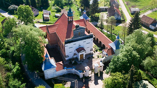 Plik:Chwalęcin. Sanktuarium Męki Pańskiej. Kościół pw. Podwyższenia Krzyża Świętego.jpg